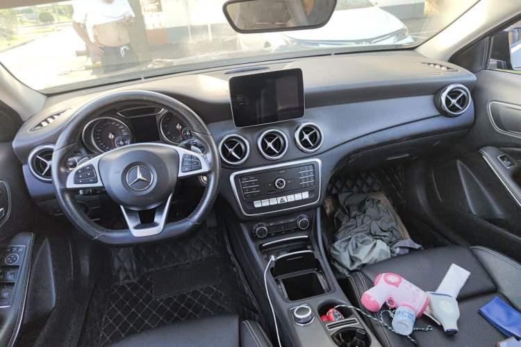 Used Mercedes-Benz GLA 2019 GLA 200 Fashion Model Center Console