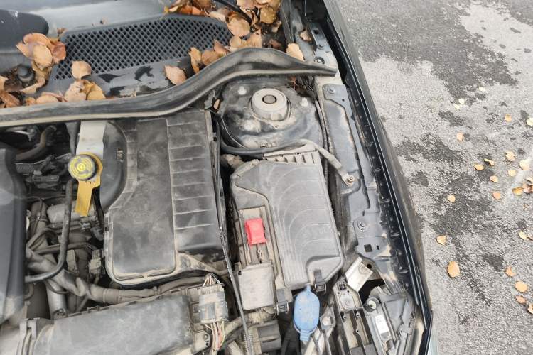 Used Mercedes-Benz GLA 2019 GLA 200 Fashion Model Engine Bay Left