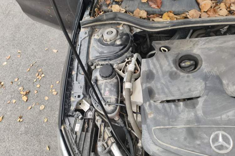 Used Mercedes-Benz GLA 2019 GLA 200 Fashion Model Engine Bay Right
