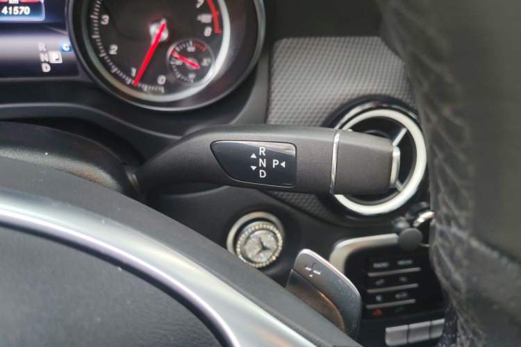 Used Mercedes-Benz GLA 2019 GLA 200 Fashion Model Gear Lever