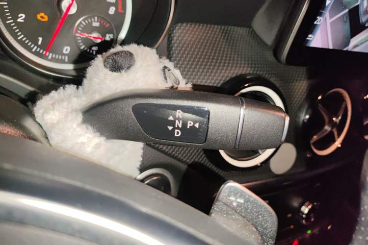 Used Mercedes-Benz GLA 2019 GLA 200 Dynamic Edition Gear Lever