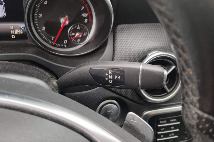Used Mercedes-Benz GLA 2019 GLA 200 Fashion Model Gear Lever