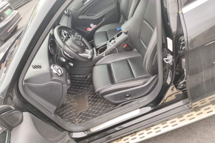 Used Mercedes-Benz GLA 2019 GLA 200 Fashion Model Left Front Seat