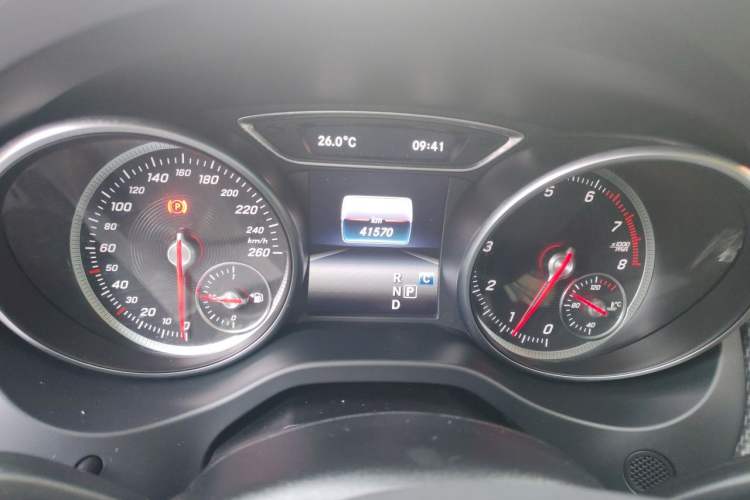 Used Mercedes-Benz GLA 2019 GLA 200 Fashion Model Odometer Close Up