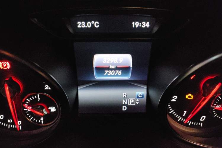 Used Mercedes-Benz GLA 2019 GLA 200 Dynamic Edition Odometer Close Up