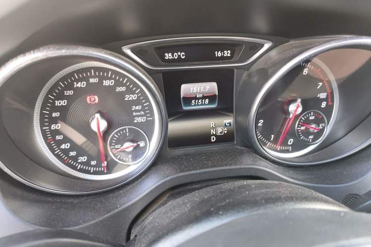 Used Mercedes-Benz GLA 2019 GLA 200 Fashion Model Odometer Close Up