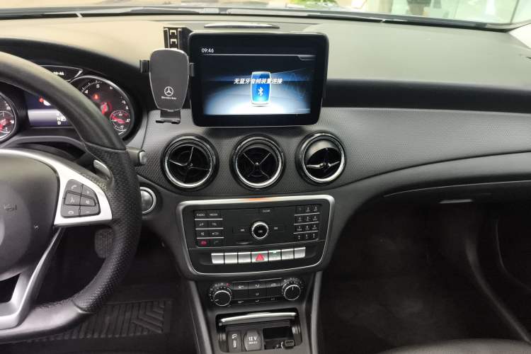 Used Mercedes-Benz GLA 2019 GLA 200 Dynamic Edition Audio And AC Panel