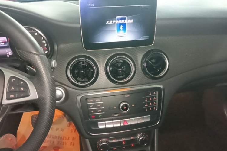 Used Mercedes-Benz GLA 2019 GLA 200 Dynamic Edition Audio And AC Panel