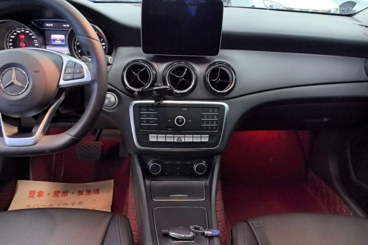 Used Mercedes-Benz GLA 2019 GLA 200 Dynamic Edition Audio And AC Panel