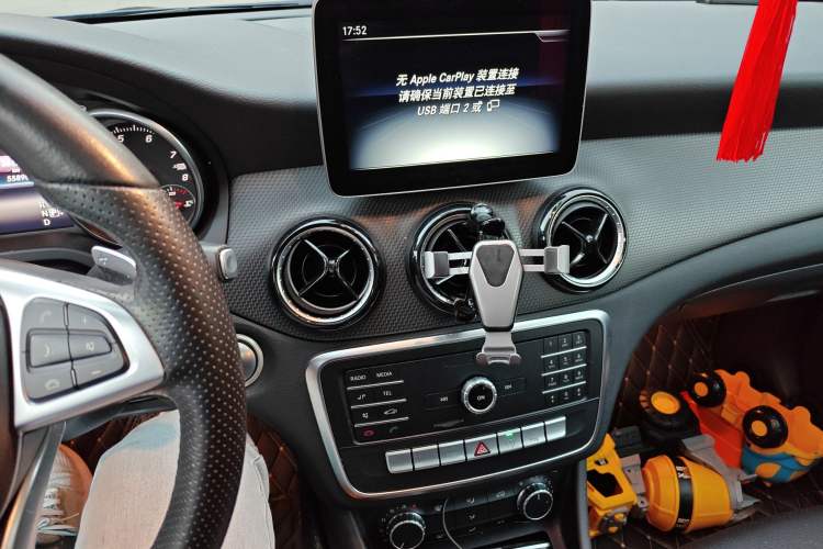 Used Mercedes-Benz GLA 2019 GLA 200 Dynamic Edition Audio And AC Panel