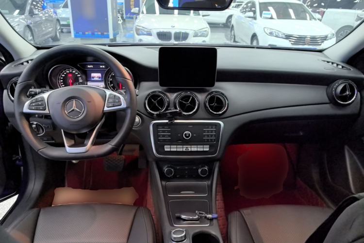 Used Mercedes-Benz GLA 2019 GLA 200 Dynamic Edition Center Console