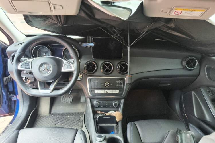 Used Mercedes-Benz GLA 2019 GLA 200 Fashion Model Center Console