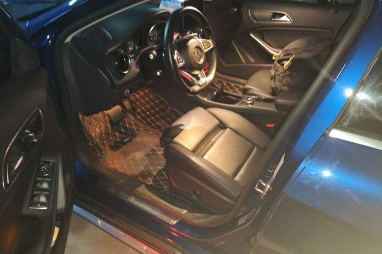 Used Mercedes-Benz GLA 2019 GLA 200 Dynamic Edition Driver Seat