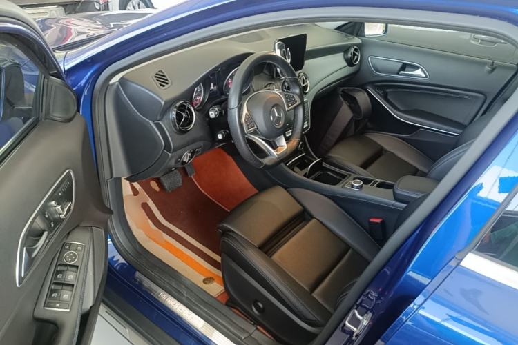 Used Mercedes-Benz GLA 2019 GLA 200 Dynamic Edition Driver Seat
