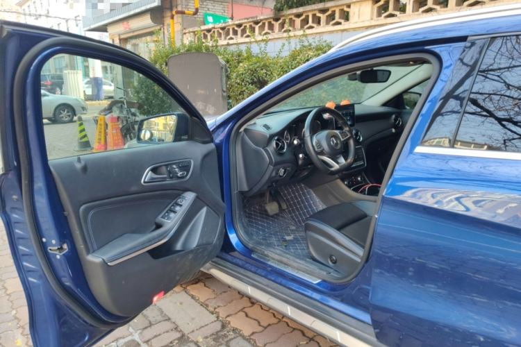 Used Mercedes-Benz GLA 2019 GLA 200 Dynamic Edition Driver Seat