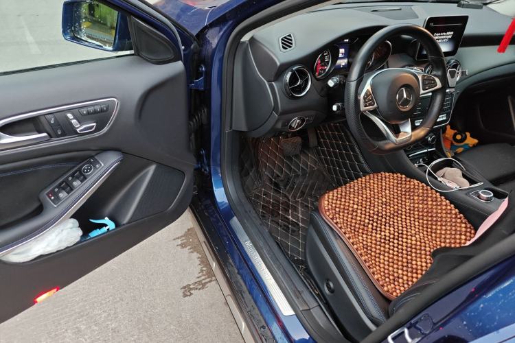 Used Mercedes-Benz GLA 2019 GLA 200 Dynamic Edition Driver Seat