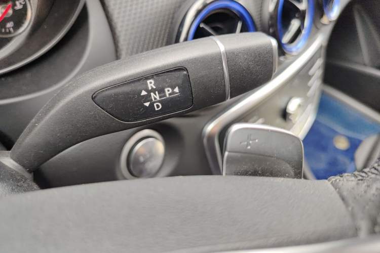 Used Mercedes-Benz GLA 2019 GLA 200 Dynamic Edition Gear Lever