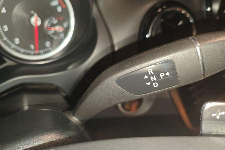 Used Mercedes-Benz GLA 2019 GLA 200 Dynamic Edition Gear Lever