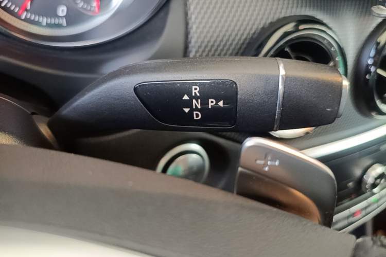 Used Mercedes-Benz GLA 2019 GLA 200 Dynamic Edition Gear Lever