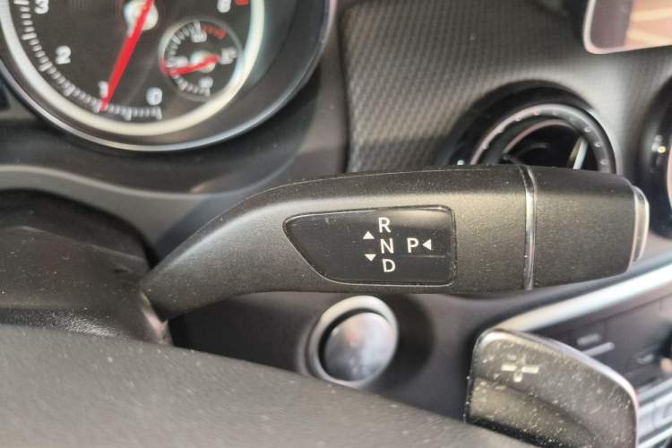Used Mercedes-Benz GLA 2019 GLA 200 Fashion Model Gear Lever