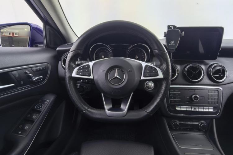 Used Mercedes-Benz GLA 2019 GLA 200 Dynamic Edition Interior 13