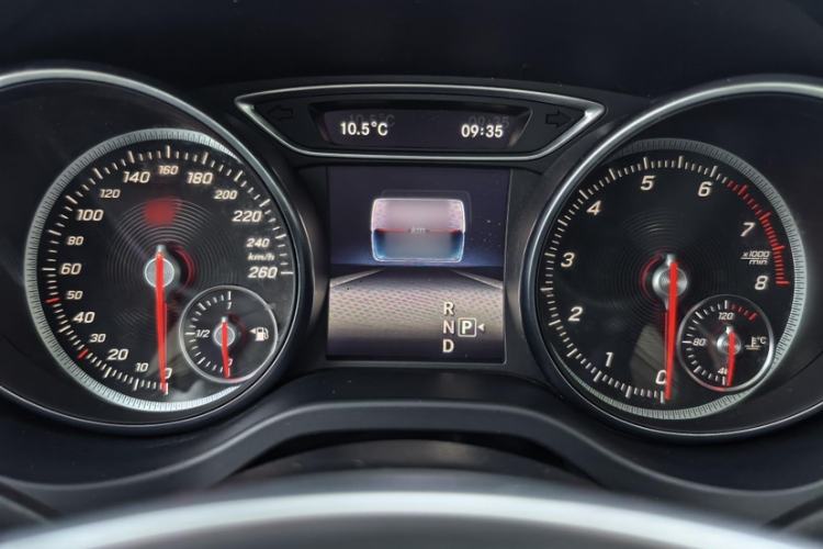 Used Mercedes-Benz GLA 2019 GLA 200 Dynamic Edition Interior 4