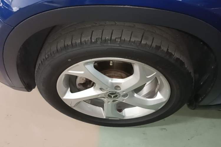 Used Mercedes-Benz GLA 2019 GLA 200 Dynamic Edition Left Front Wheel Hub