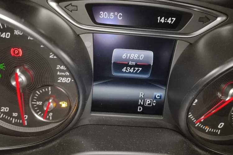 Used Mercedes-Benz GLA 2019 GLA 200 Fashion Model Odometer Close Up