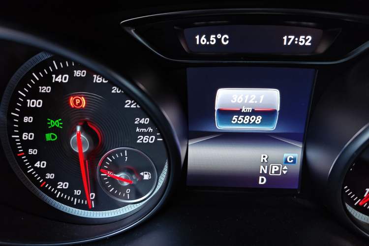 Used Mercedes-Benz GLA 2019 GLA 200 Dynamic Edition Odometer Close Up