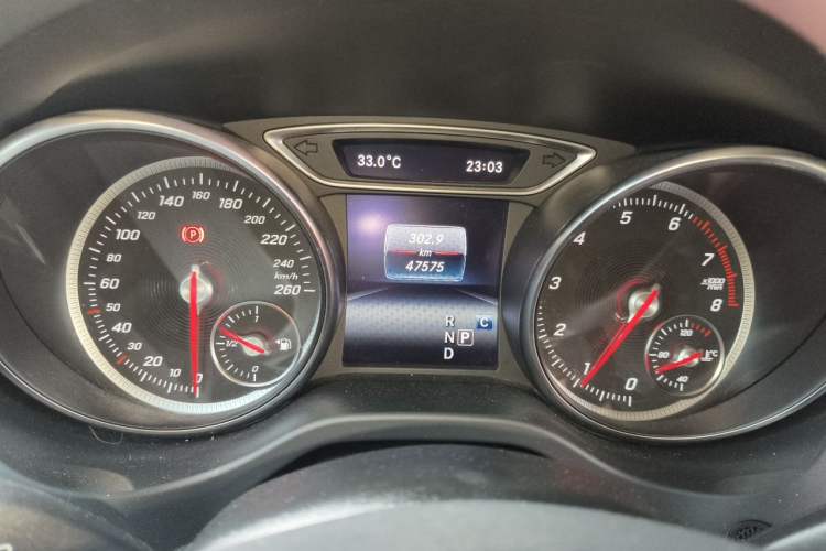 Used Mercedes-Benz GLA 2019 GLA 200 Fashion Model Odometer Close Up