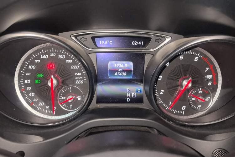 Used Mercedes-Benz GLA 2019 GLA 200 Dynamic Edition Odometer Close Up