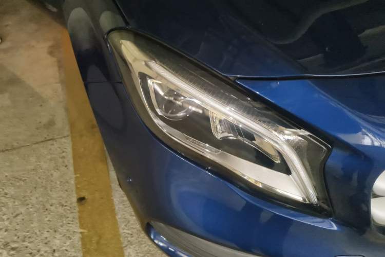 Used Mercedes-Benz GLA 2019 GLA 200 Fashion Model Right Front Headlight