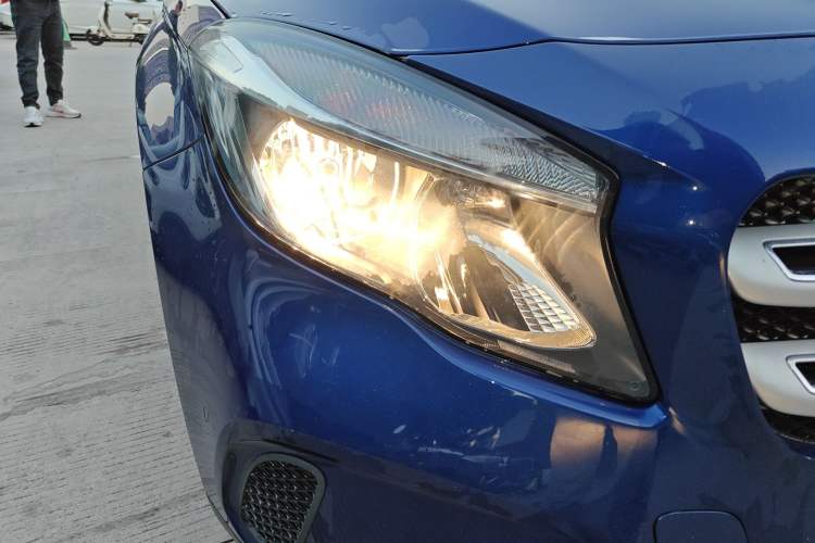 Used Mercedes-Benz GLA 2019 GLA 200 Dynamic Edition Right Front Headlight