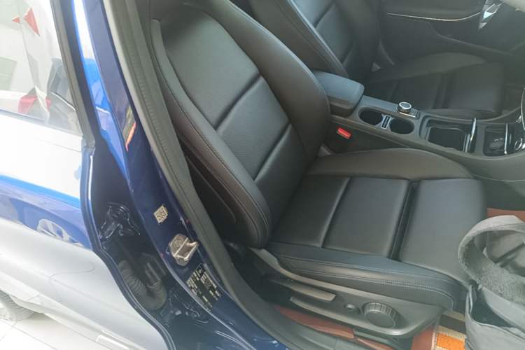 Used Mercedes-Benz GLA 2019 GLA 200 Dynamic Edition Right Front Seat