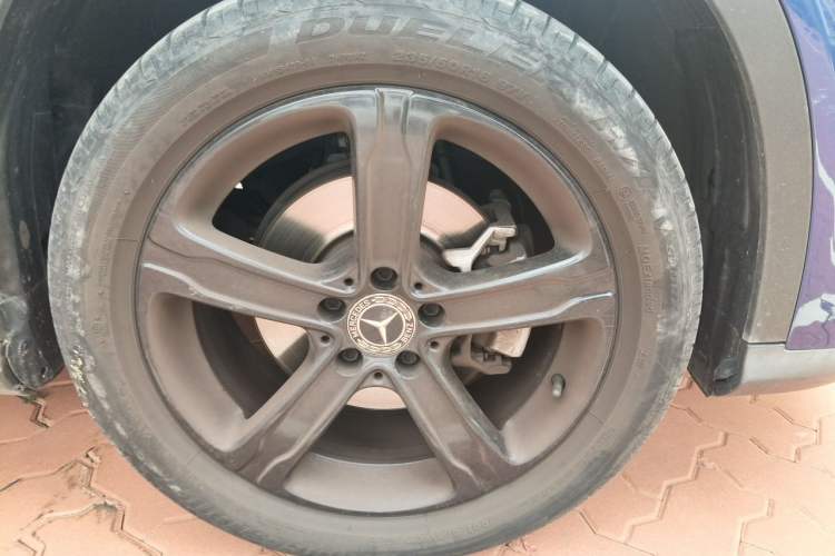 Used Mercedes-Benz GLA 2019 GLA 200 Fashion Model Right Front Wheel Hub