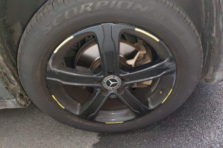 Used Mercedes-Benz GLA 2019 GLA 200 Fashion Model Right Front Wheel Hub