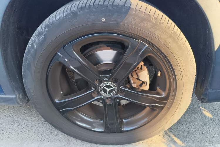 Used Mercedes-Benz GLA 2019 GLA 200 Fashion Model Right Front Wheel Hub