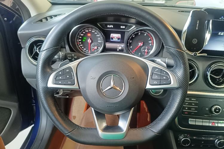 Used Mercedes-Benz GLA 2019 GLA 200 Dynamic Edition Steering Wheel