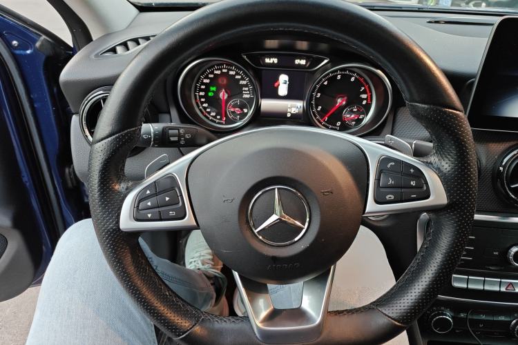 Used Mercedes-Benz GLA 2019 GLA 200 Dynamic Edition Steering Wheel