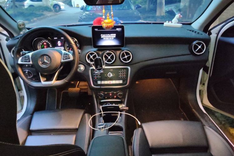 Used Mercedes-Benz GLA 2019 GLA 200 Fashion Model Center Console