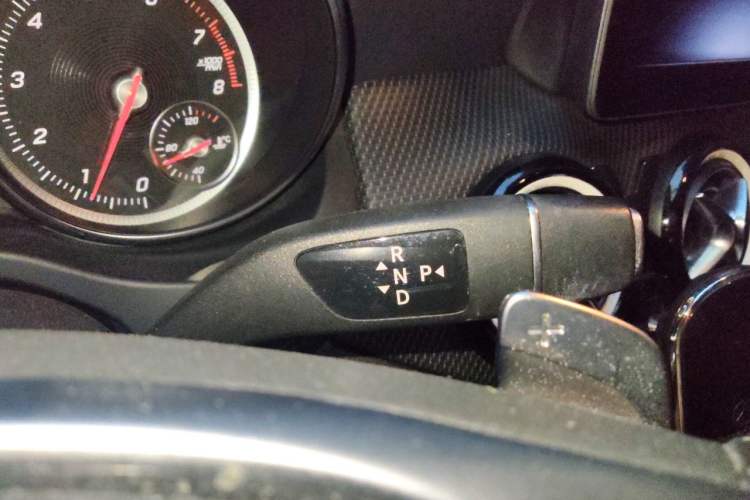 Used Mercedes-Benz GLA 2019 GLA 200 Fashion Model Gear Lever