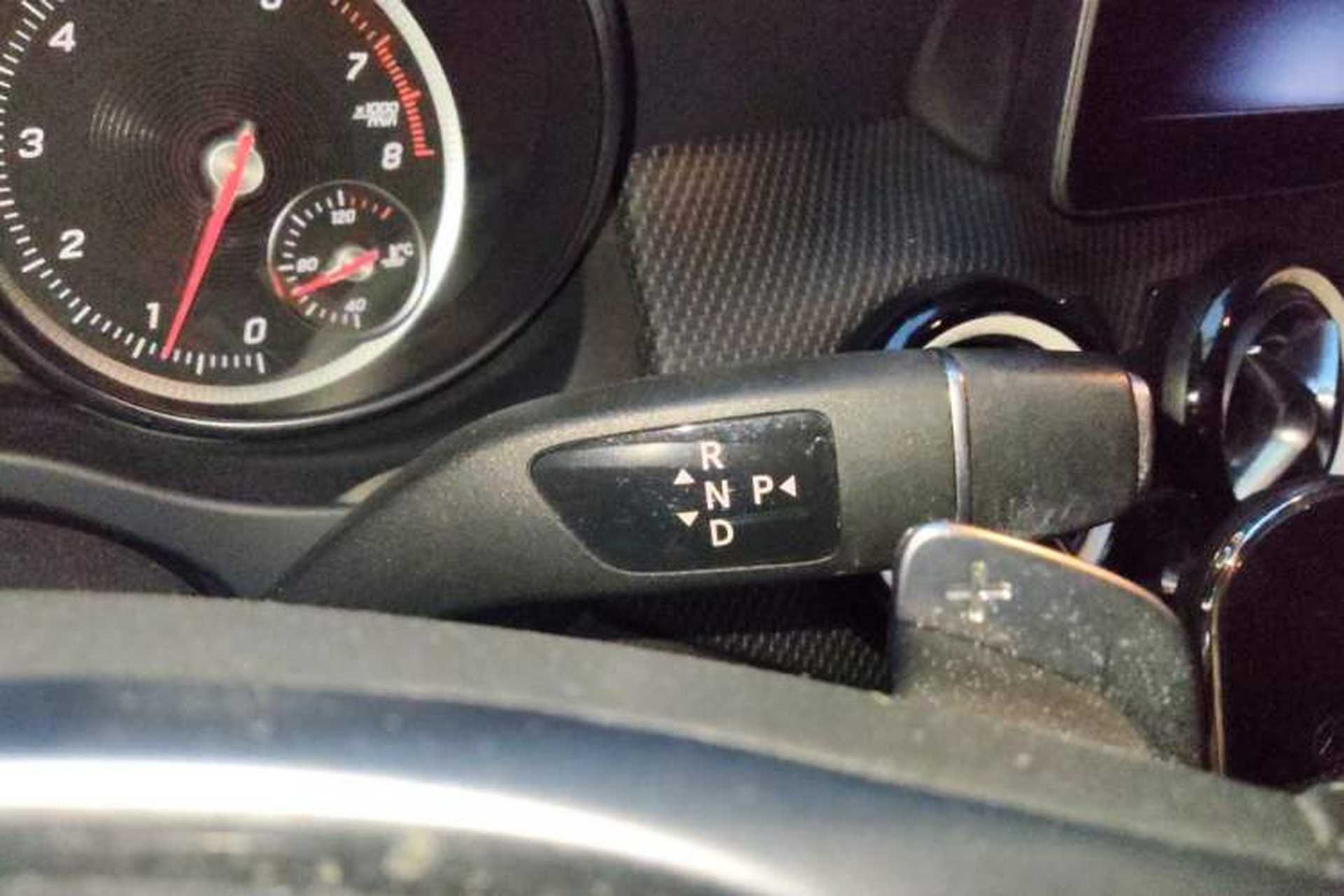 Used Mercedes-Benz GLA 2019 GLA 200 Fashion Model Gear Lever