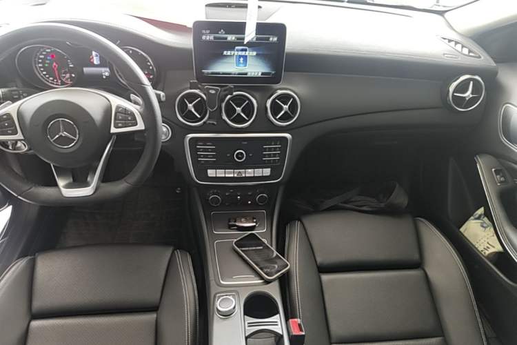 Used Mercedes-Benz GLA 2019 GLA 200 Fashion Model Audio And AC Panel