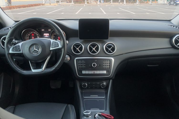 Used Mercedes-Benz GLA 2019 GLA 200 Fashion Model Audio And AC Panel