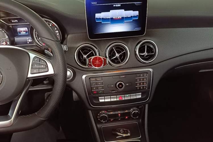 Used Mercedes-Benz GLA 2019 GLA 200 Fashion Model Audio And AC Panel