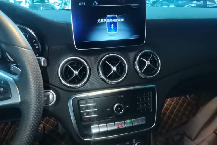 Used Mercedes-Benz GLA 2019 GLA 200 Fashion Model Audio And AC Panel