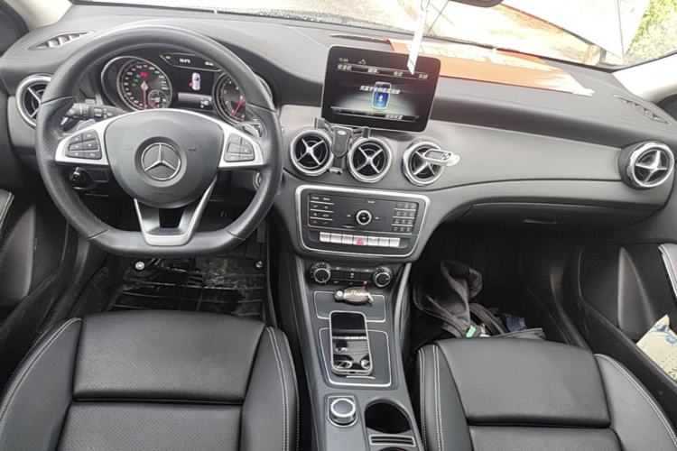 Used Mercedes-Benz GLA 2019 GLA 200 Fashion Model Center Console