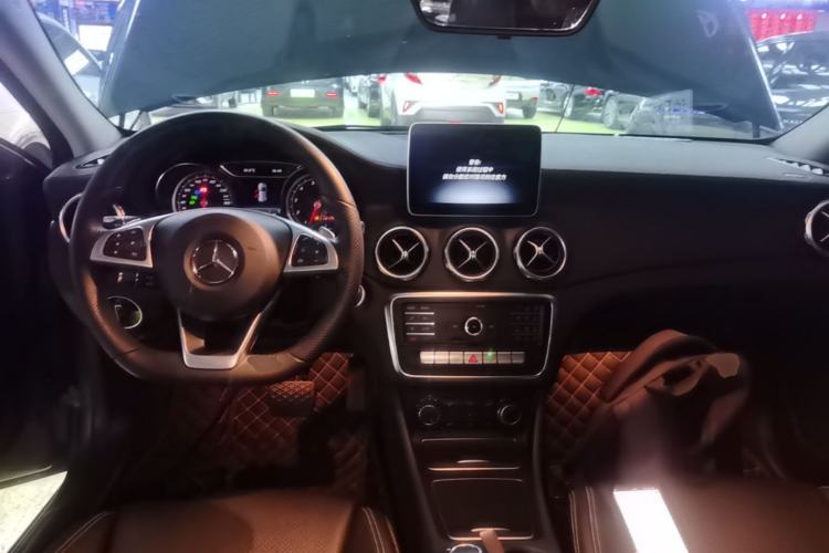 Used Mercedes-Benz GLA 2019 GLA 200 Fashion Model Center Console