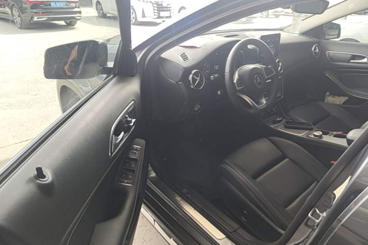 Used Mercedes-Benz GLA 2019 GLA 200 Fashion Model Driver Seat