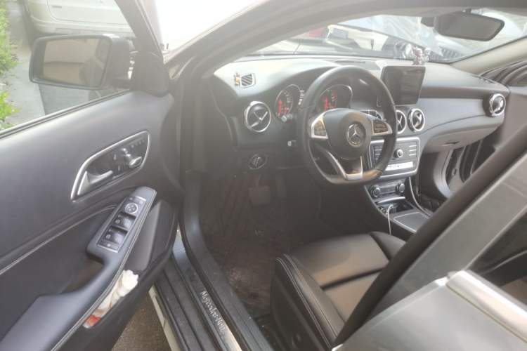 Used Mercedes-Benz GLA 2019 GLA 200 Dynamic Edition Driver Seat